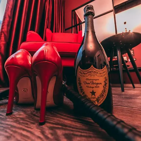 Apartment 50 Shades Of